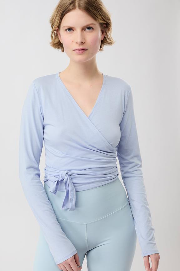 Wikkeltop Etheral Glow Blauw via Shop Like You Give a Damn