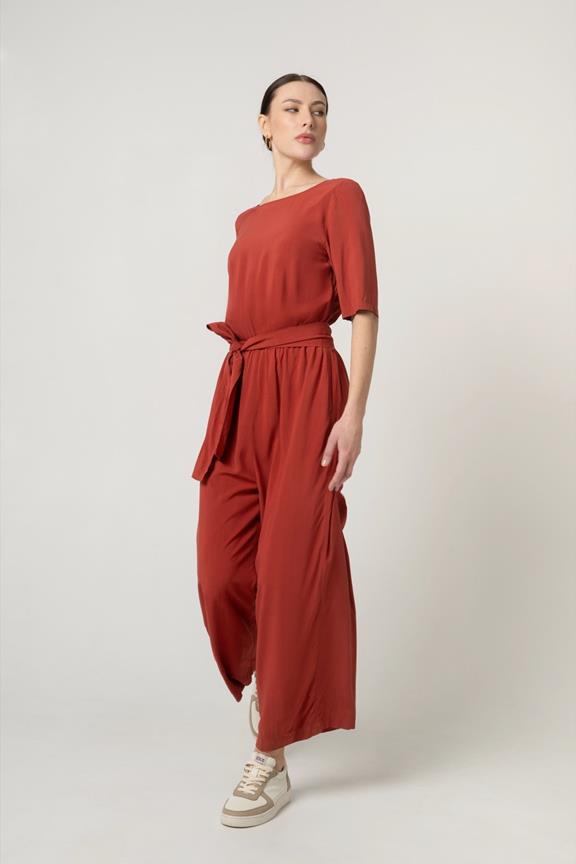 Jumpsuit Staine Halfmouw Mars Rood via Shop Like You Give a Damn