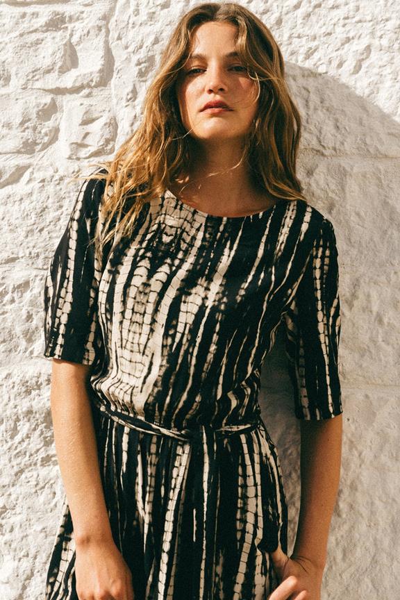 Jumpsuit Staine Halfmouwen Zwarte Batik from Shop Like You Give a Damn