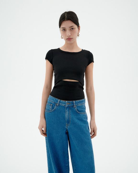 Top Faye Zwart via Shop Like You Give a Damn