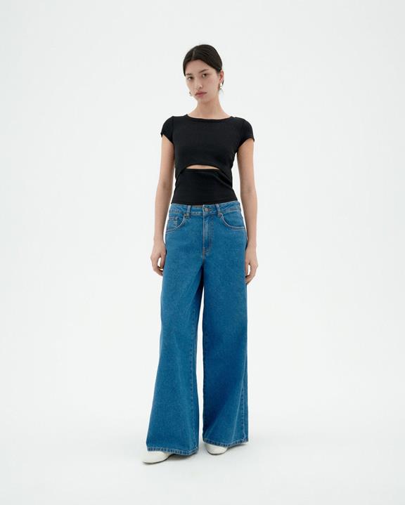 Top Faye Zwart from Shop Like You Give a Damn
