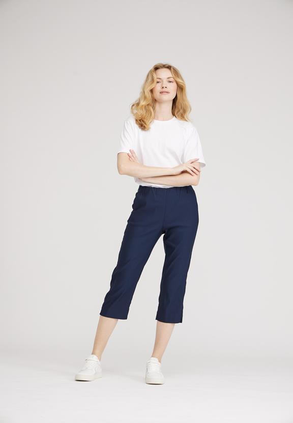 Broek Taylor Regular Capri Ml Marineblauw from Shop Like You Give a Damn