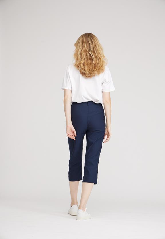 Broek Taylor Regular Capri Ml Marineblauw from Shop Like You Give a Damn