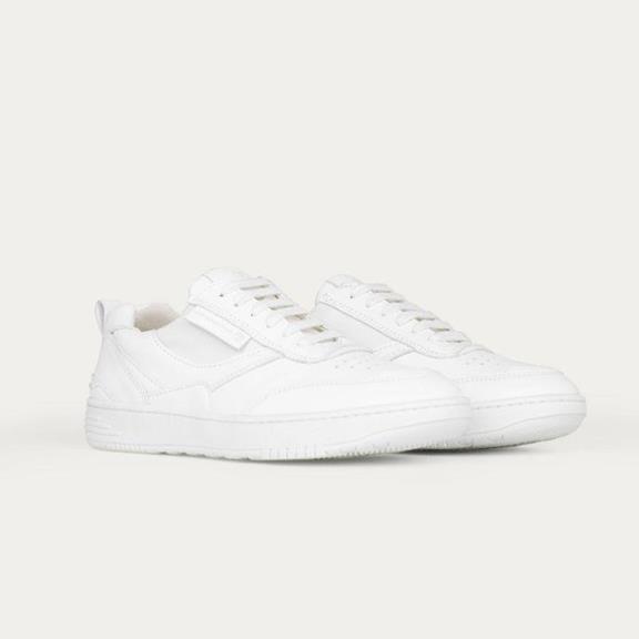 Sneakers Ux-68 White via Shop Like You Give a Damn