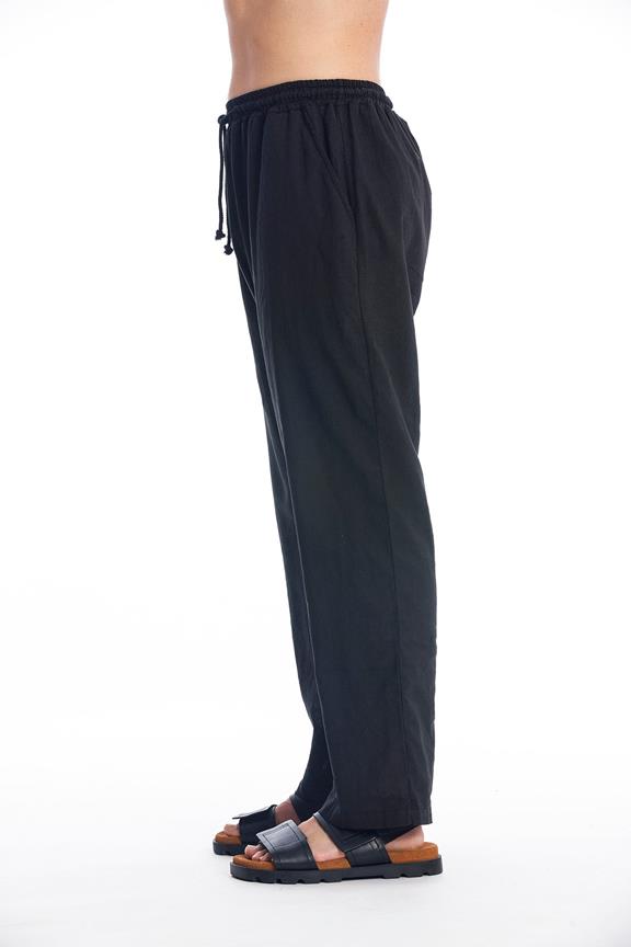 Broek Lucas Zwart from Shop Like You Give a Damn