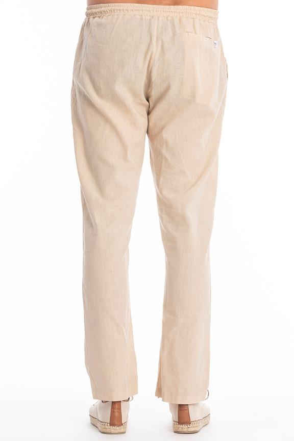 Broek Lucas Sand via Shop Like You Give a Damn