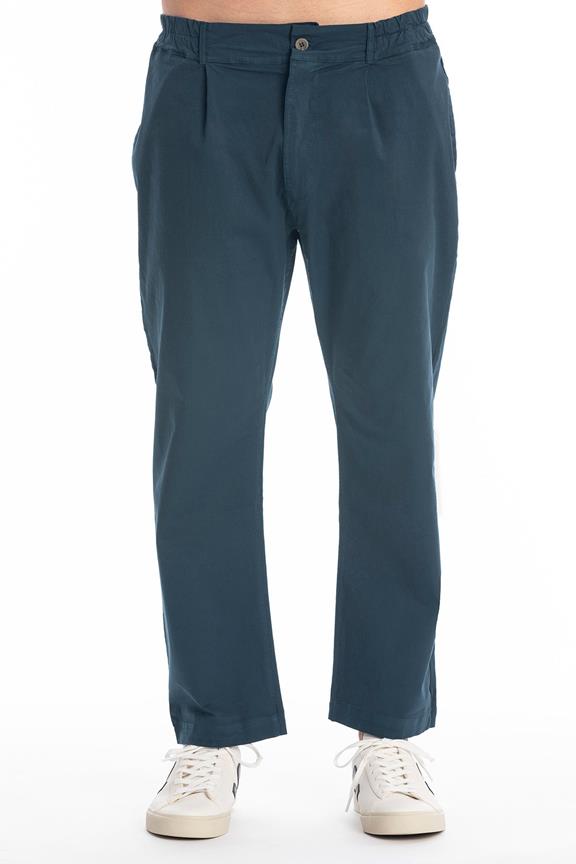 Broek Vance Ocean Blue via Shop Like You Give a Damn