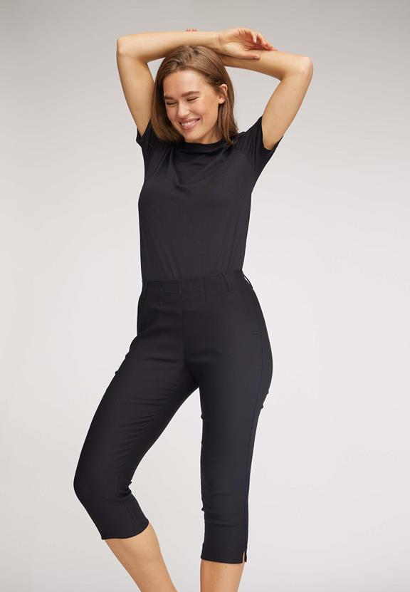 Broek Elizabeth Slim Capri Ml Zwart from Shop Like You Give a Damn
