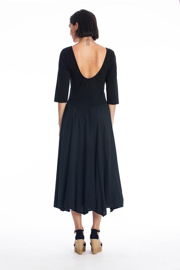 Midi-Jurklook Zwart via Shop Like You Give a Damn