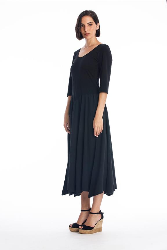 Midi-Jurklook Zwart from Shop Like You Give a Damn