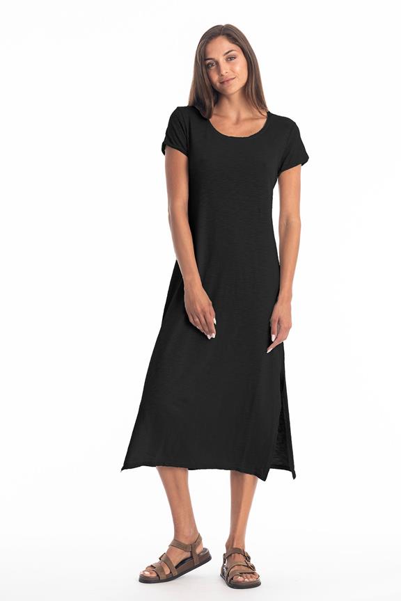 Jurk Uma Zwart via Shop Like You Give a Damn