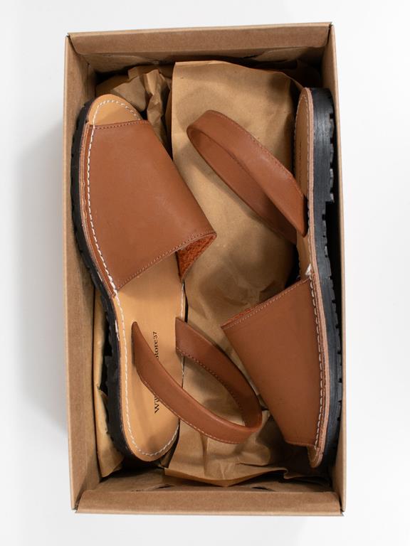 Platte Sandalen Bruin from Shop Like You Give a Damn