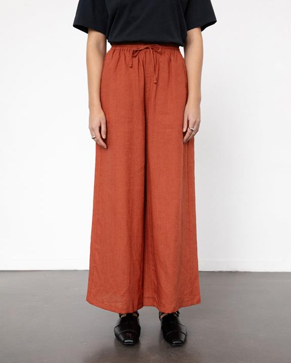 Broek Uitlopende Rode from Shop Like You Give a Damn