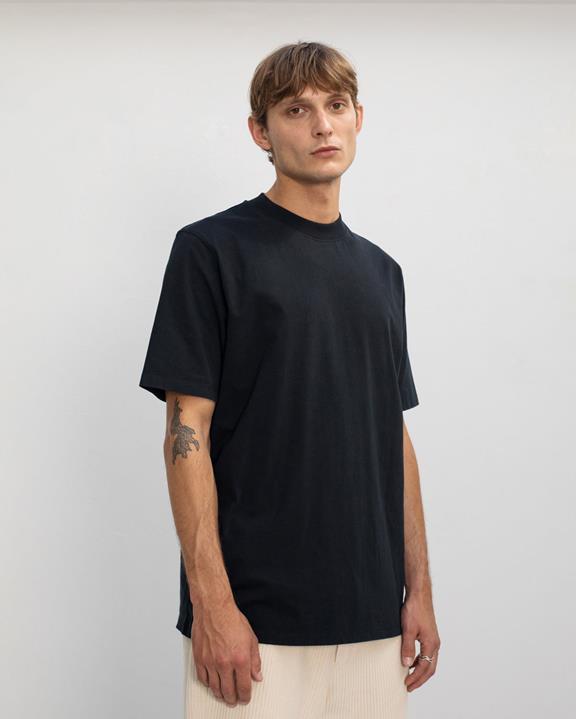 T-Shirt Basic Zwart from Shop Like You Give a Damn