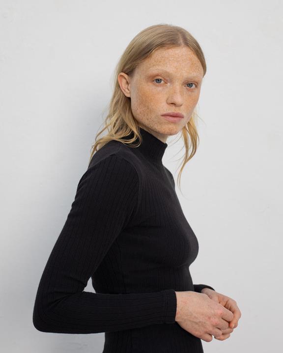 Lange Mouwen Geribbelde Mockneck Zwart from Shop Like You Give a Damn
