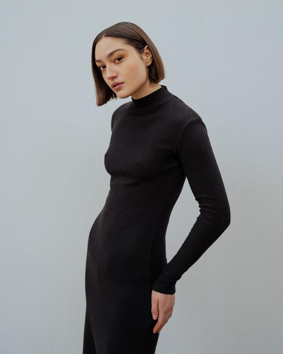 Jurk Geribbelde Mockneck True Black from Shop Like You Give a Damn