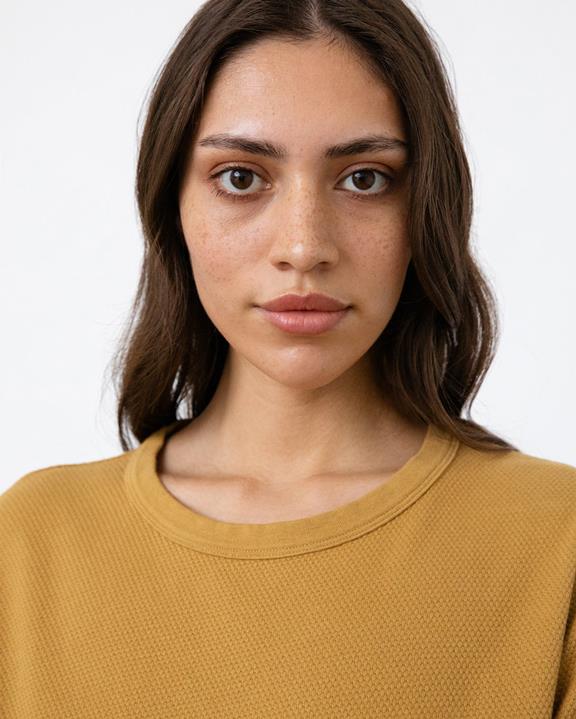 T-Shirt Wafel Mosterdgeel from Shop Like You Give a Damn