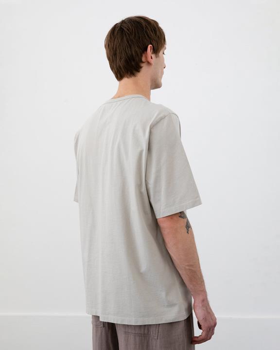 T-Shirt Golvend Logo Zand from Shop Like You Give a Damn