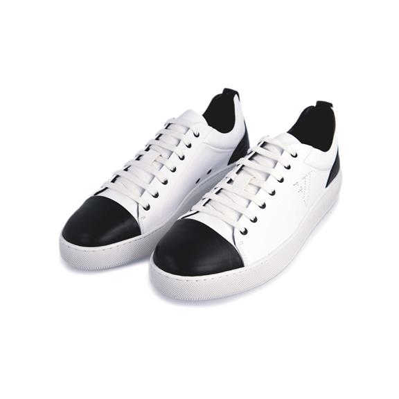Nikola Sneaker Black & White 2