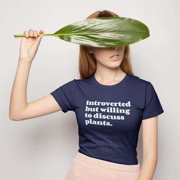 T-Shirt Introverted But Willing To Discuss Plants Donkerblauw 1
