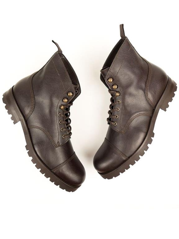 Work Boots Donkerbruin from Shop Like You Give a Damn