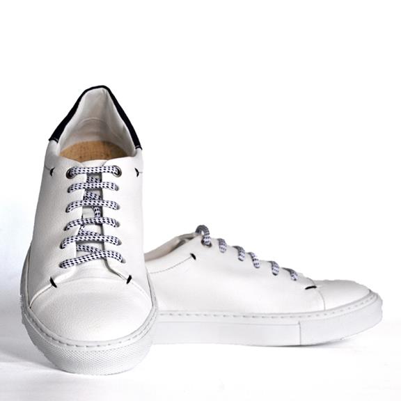 Sneakers Sammy Wit Donkerblauw from Shop Like You Give a Damn
