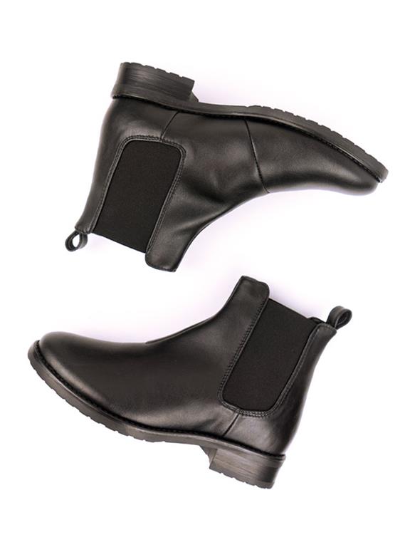 Chelsea Boots Smart Black from Shop Like You Give a Damn