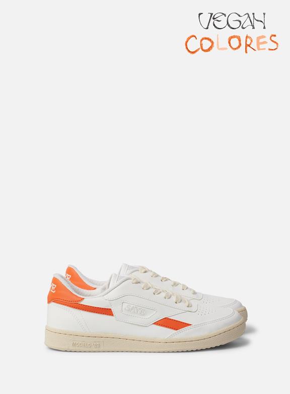 Sneaker Modelo '89 Oranje van Shop Like You Give a Damn