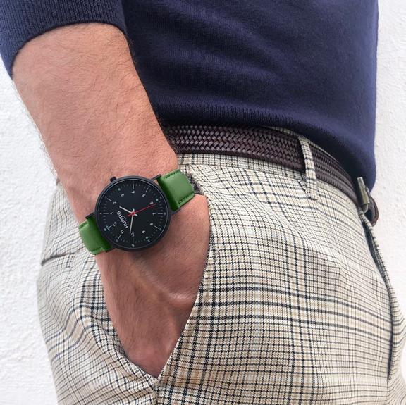 Moderno Horloge All Black & Groen 5