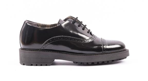 Schoenen Becky Oxford Zwart via Shop Like You Give a Damn
